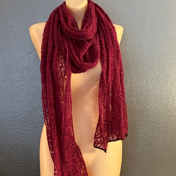 Elegant Burgundy Lace Scarf - Picture 2 of 4